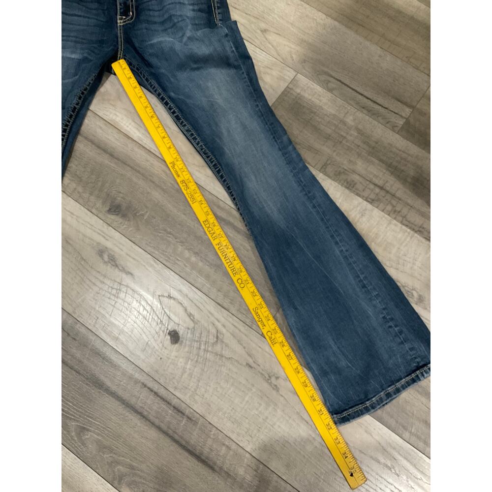 Miss Me boot cut 33 waist jeweled jeans perfect condition - Picture 7 of 13